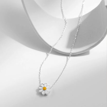 Women’s Daisy Flower Necklace in 925 Sterling Silver