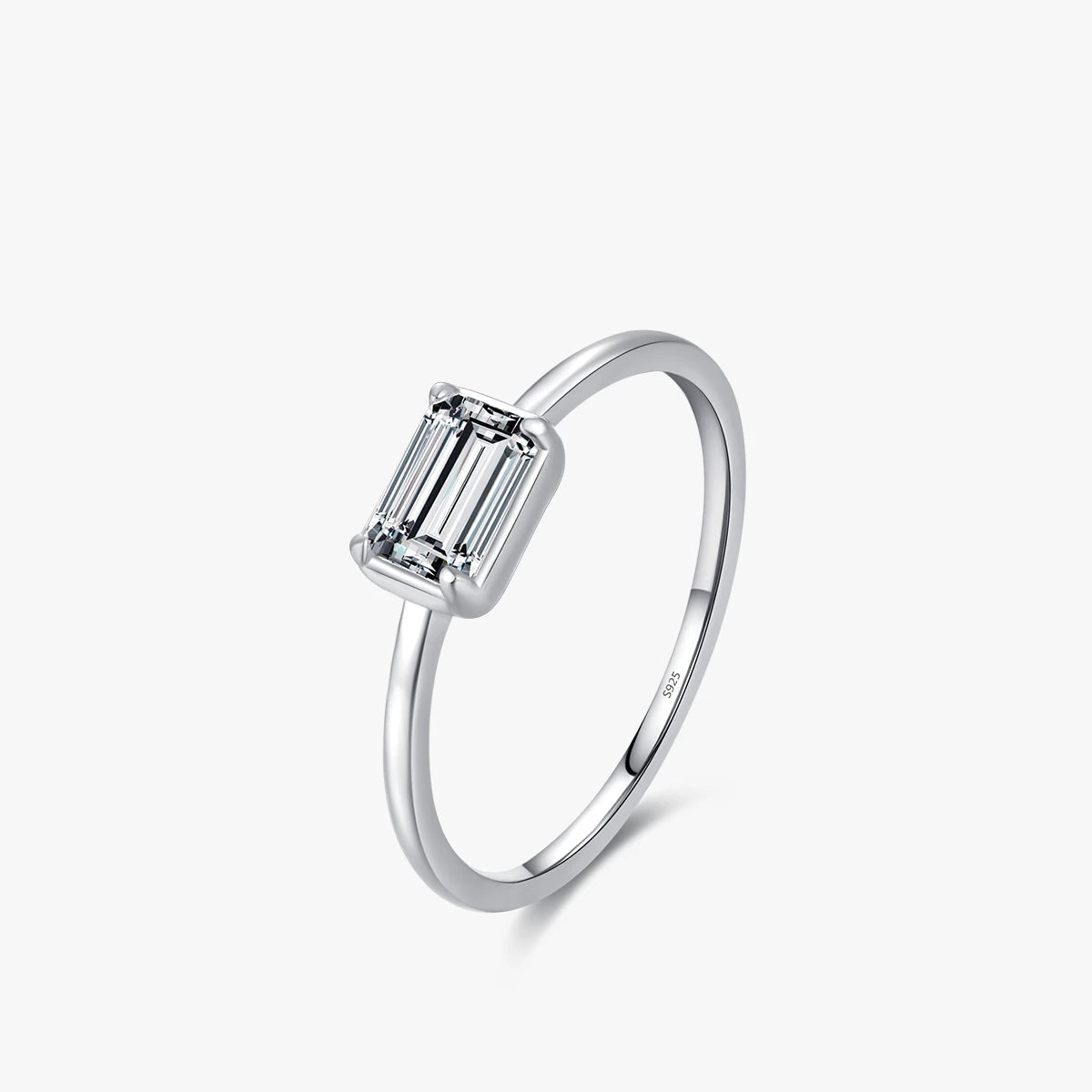 Women’s Minimalist Solitaire Ring in 925 Sterling Silver