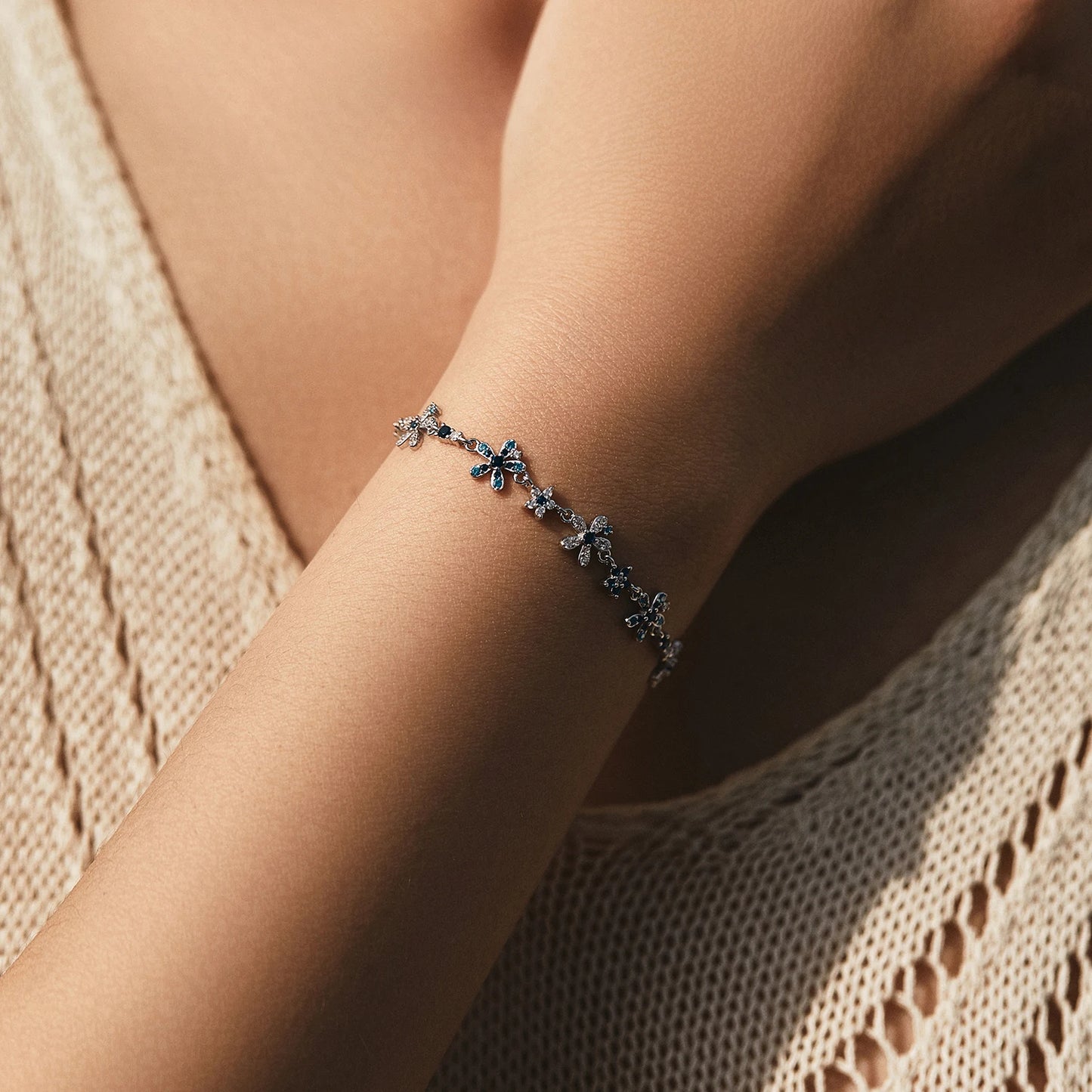 Women’s Blue Flower Bracelet in 925 Sterling Silver