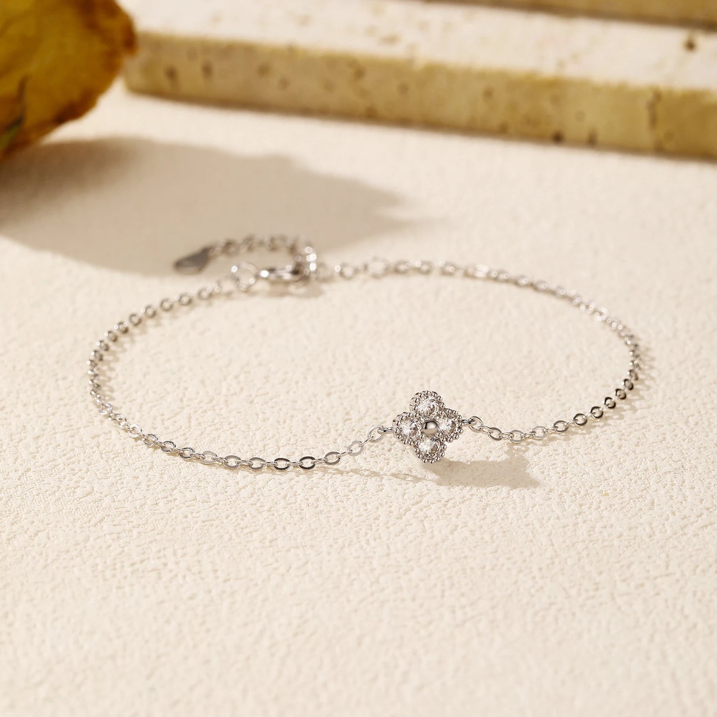 Women’s Flower Bracelet in 925 Sterling Silver