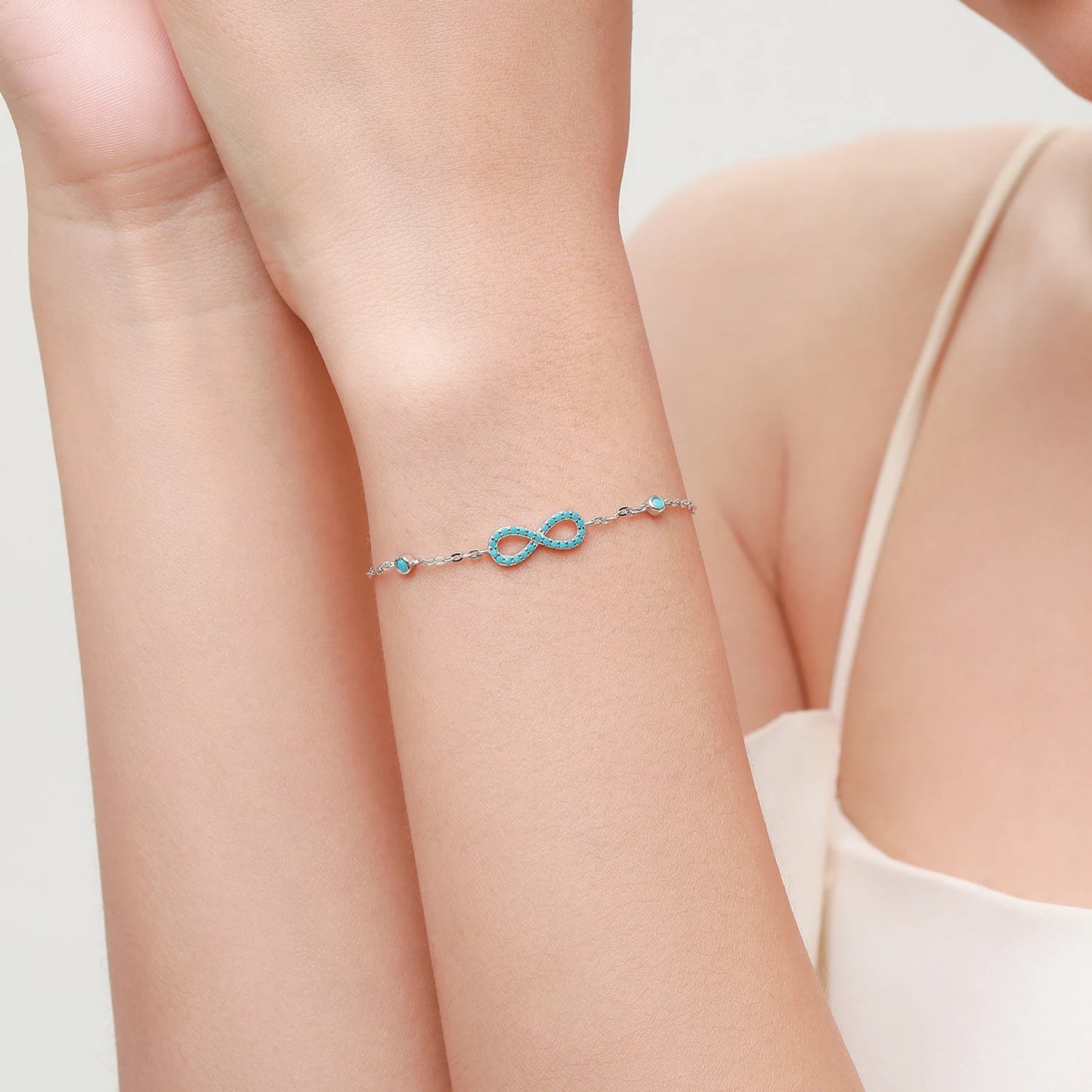 Women’s Infinite Love Bracelet in 925 Sterling Silver